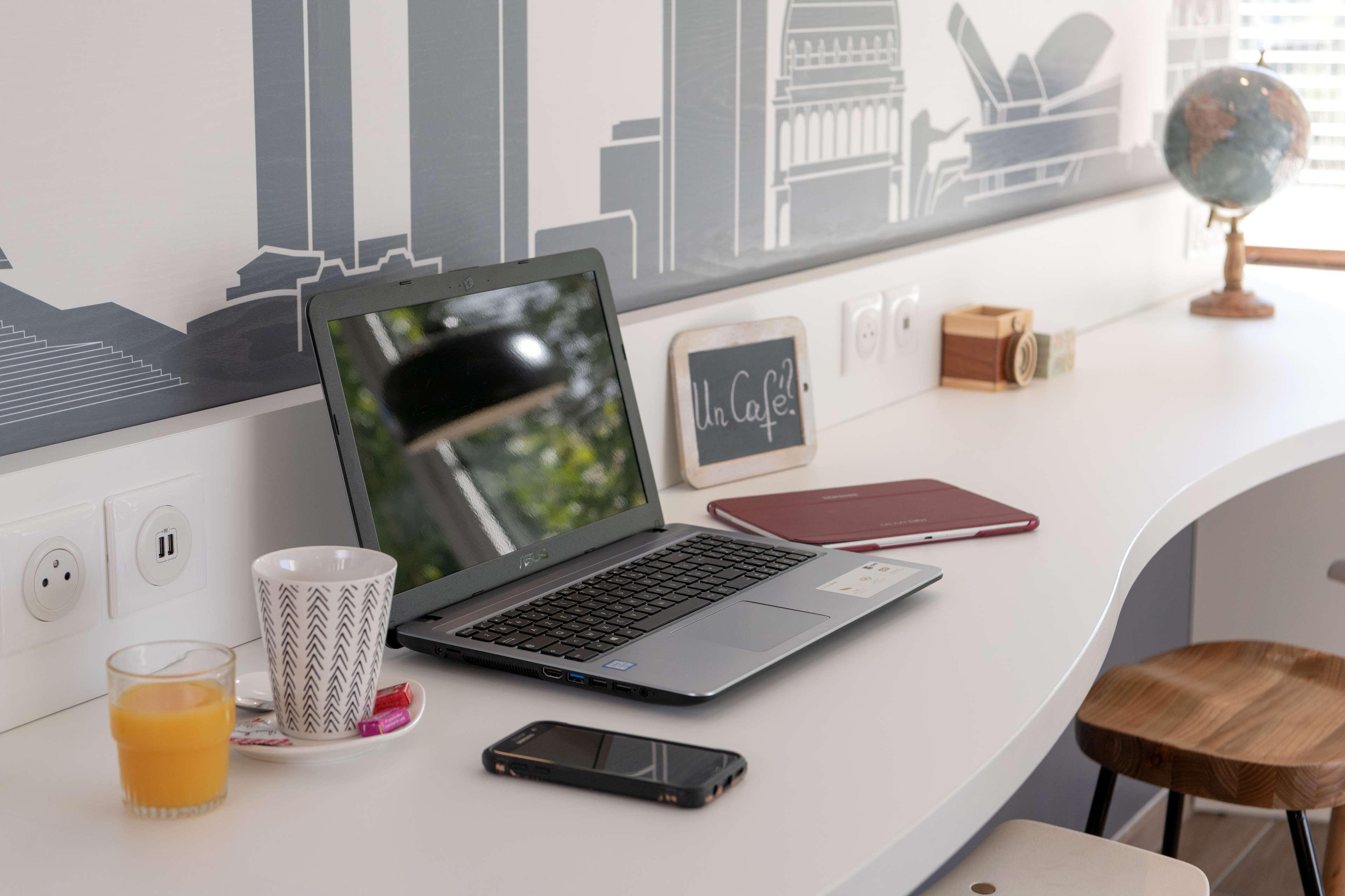 Kyriad Hotel Lyon Givors Zewnętrze zdjęcie