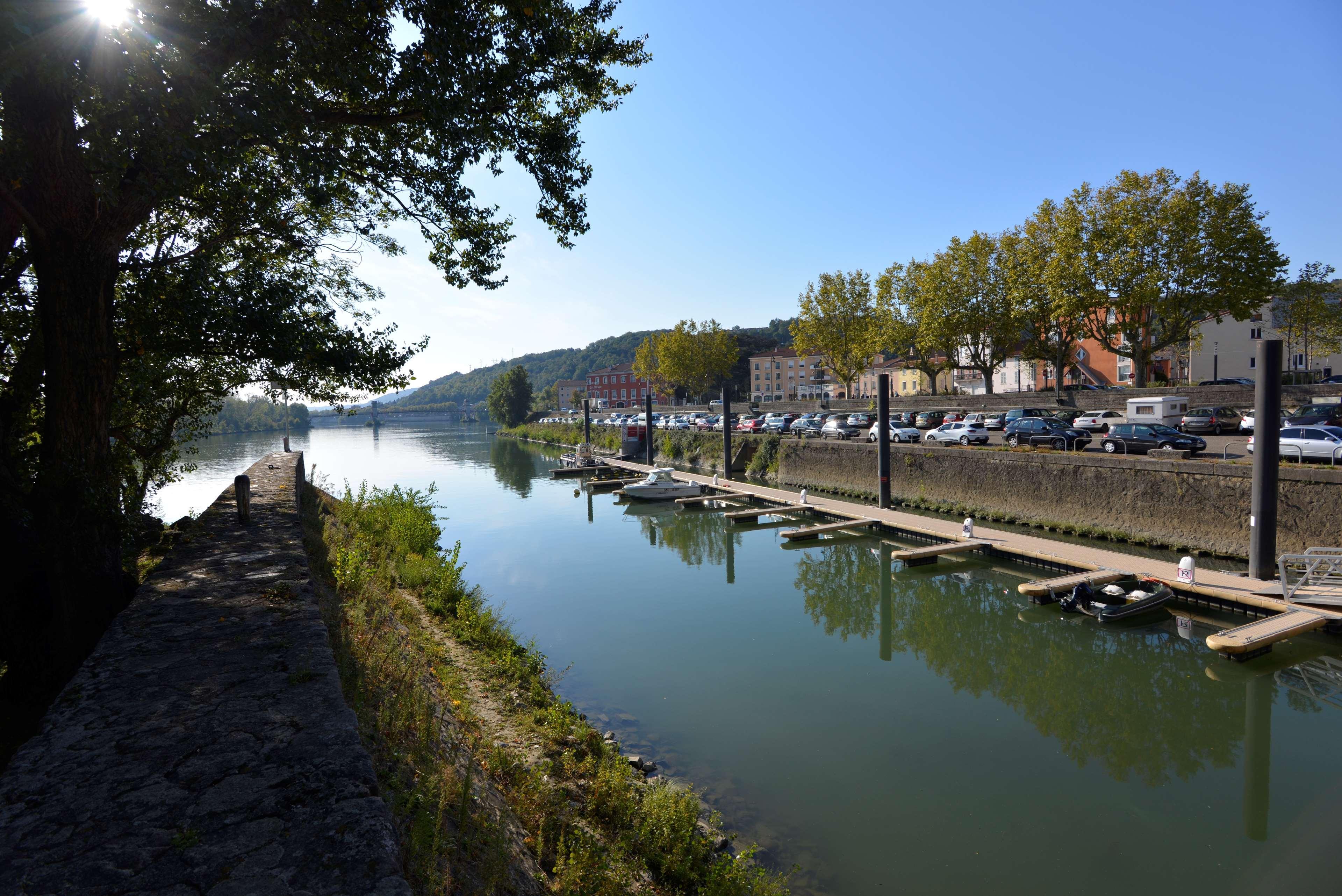 Kyriad Hotel Lyon Givors Zewnętrze zdjęcie