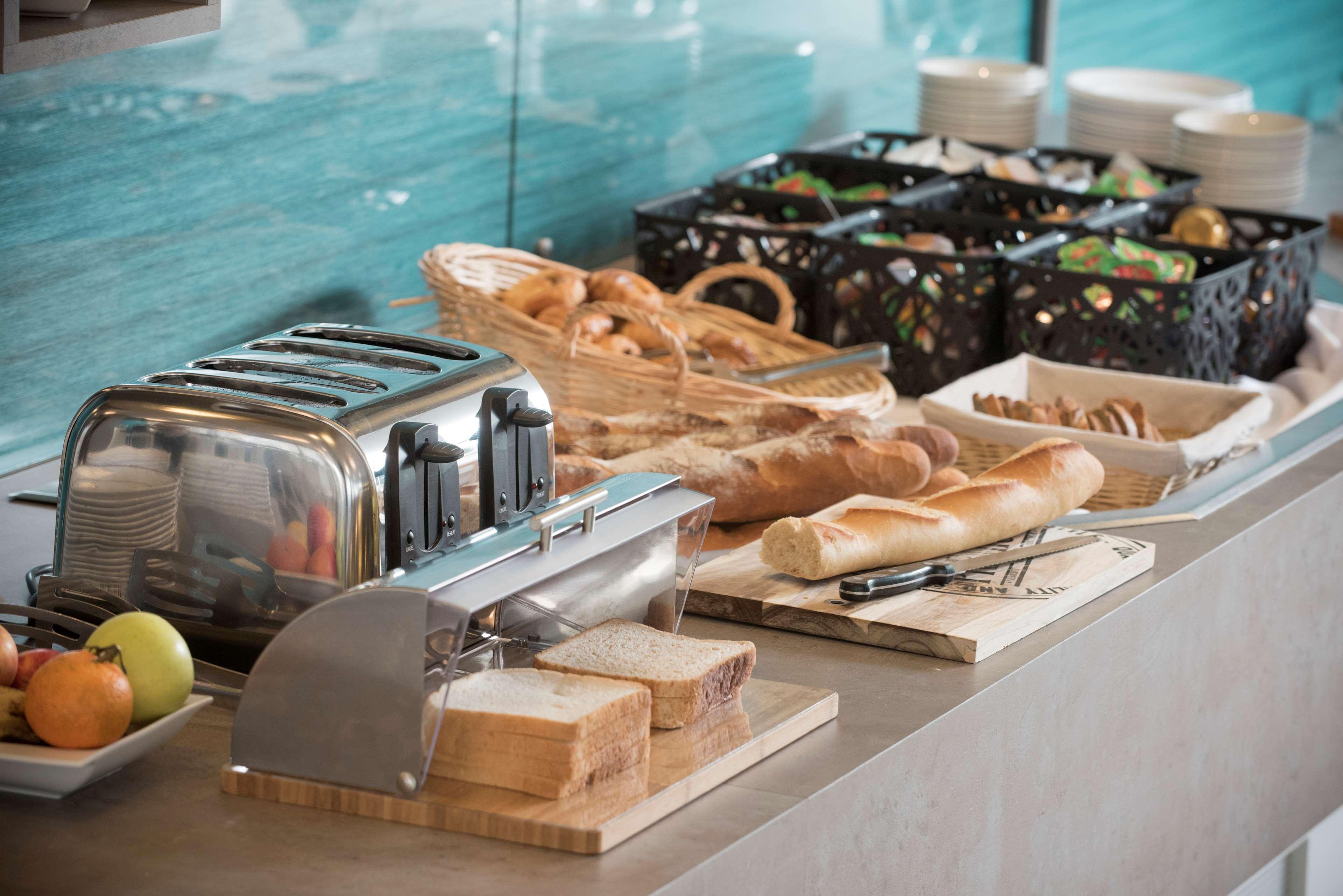 Kyriad Hotel Lyon Givors Zewnętrze zdjęcie